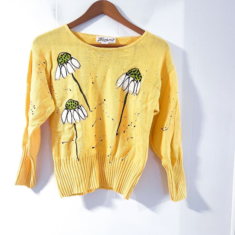 Victoria Vintage Hand Painted Artsy Daisy Sweater Small